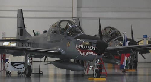 Les deux premiers Super Tucano des Forces aériennes dominicaines 