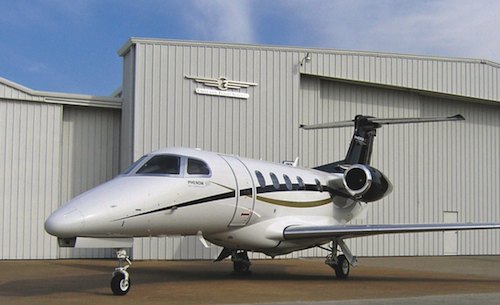 Le Phenom 300 d’Embraer offre une vitesse de 450 kts (840 km/h) et une autonomie de 3650 km.