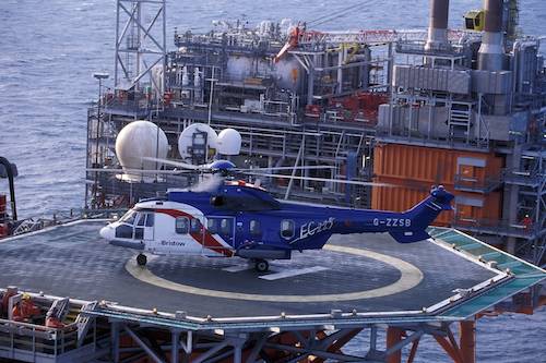 Un grand nombre d’AS332 (et ses dérivés) est affecté à des missions offshore sur les plates-formes pétrolières.