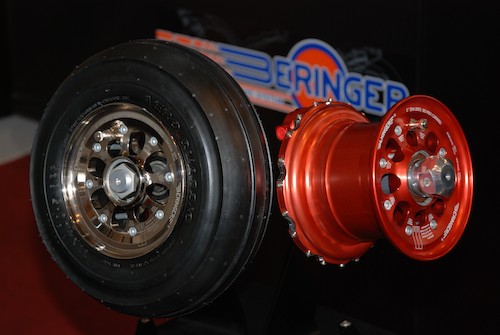Le kit roues - freins de Beringer pour Pilatus...</div></noscript>				</div>

				
					<aside class=