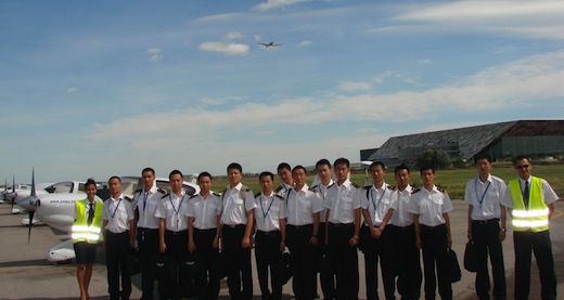 Une nouvelle promotion d'élèves pilotes de ligne chinois à l'ESMA