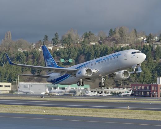 Le premier des deux 737-800NG commandés par Air Austral s'envole de Seattle pour Saint-Denis-de-la-Réunion (20 décembre 2010)