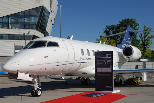 Challenger 300 sur l'exposition statique du salon Ebace 2011