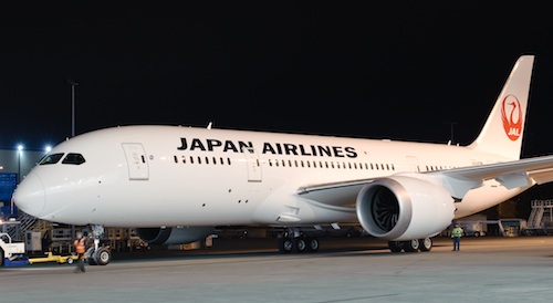 Le Boeing 787 de Japan Air Lines revêtu de la nouvelle livrée de la compagnie japonaise