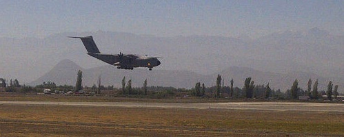Arrivée de l'A400M à Santiago du Chili dans la matinée de lundi 26 mars 2012