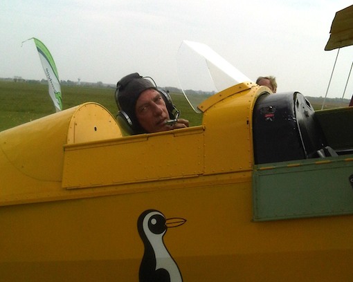 Olivier Mester à bord de son Stampe SV-4