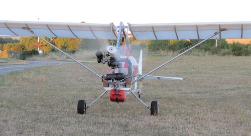 Le prototype du Cubchel est équipé d'un moteur Rotax 447 avec un réservoir de 22...</div></noscript>				</div>

				
					<aside class=