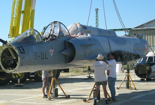 Le Mirage 2000 B mis en dépôt par l'Armée de l'Air a fini sa carrière opérationnelle sur la base aérienne d'Orange au sein du 2/5.