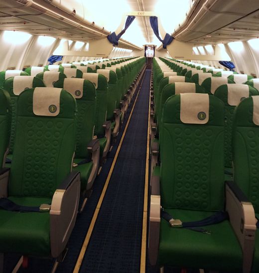 Le simili cuir remplace le tissu dans la cabine des Boeing 737-800 de Transavia France