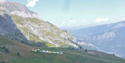 Saint-Roch-Mayere, un accès privilégié par les airs pour rejoindre le coeur des Aravis