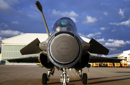 Le Rafale équipé du radar RBE2 antenne active de série, de Thales