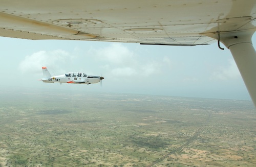 Un Epsilon de l'armée sénégalaise, ange gardien du Raid Latécoère au-dessus du Sénégal