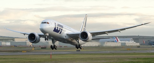 Le premier Boeing 787 Dreamliner de LOT Polish Airlines s’est posé le jeudi 15 novembre à Varsovie.