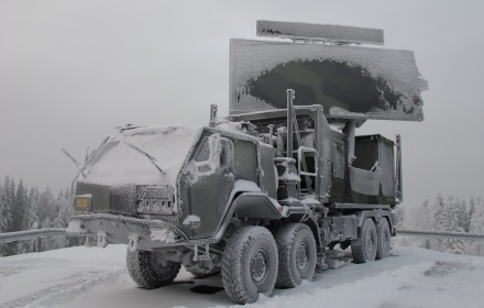 Système de radar de défense aérienne longue portée Ground Master 400 (GM 400) ThalesRaytheonSystems