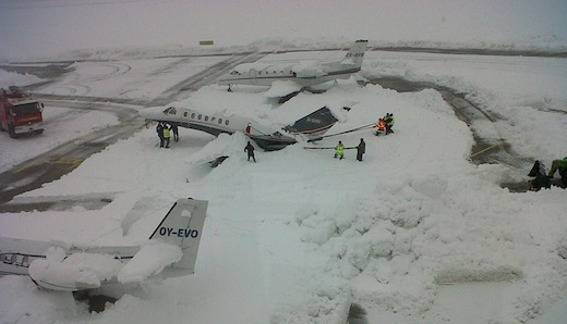 Plan neige sur l'aéroport d'Annecy-Meythet (LFLP)