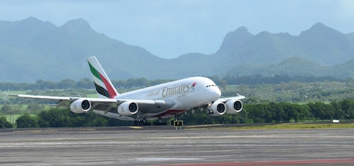 Atterrissage du premier A380 d'Emirates sur l'Ile Maurice