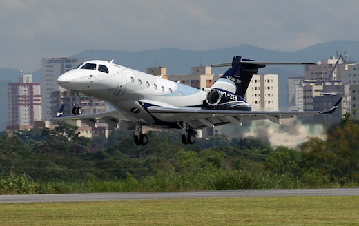 L'Embraer Legacy 500, premier biréacteur d'affaires intermédiaire à commandes de vol électriques