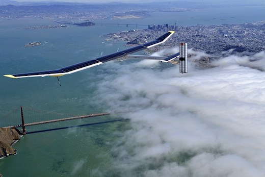 2. Solar Impulse HB-SIA au-dessus du Golden Gate