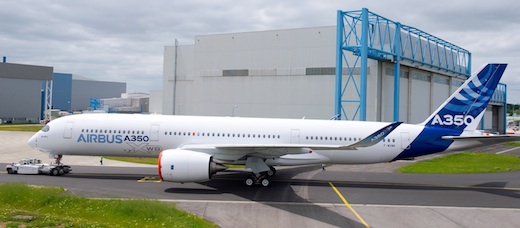 2. L'A350XWB MSN001 dans sa livrée, prêt pour le premier vol.