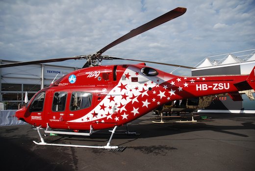 2. Bell 429 d'Air Zermatt sur le stand Textron au salon du Bourget