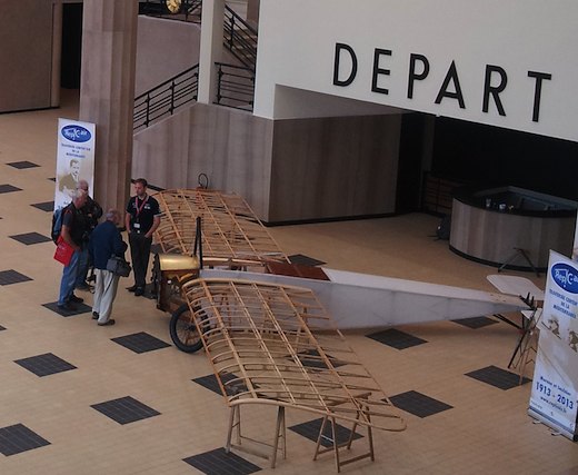 2. La réplique du Morane-Saulnier de Roland Garros est visible durant les journées grand public du salon du Bourget 2013, dans la salle des 8 colonnes du musée de l'air