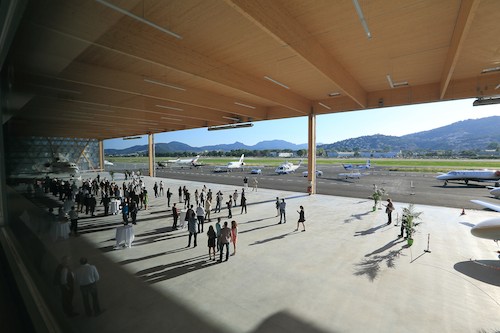 Le nouvel Hangar 16 sur l'aéroport d'aviation générale de Cannes-Mandelieu