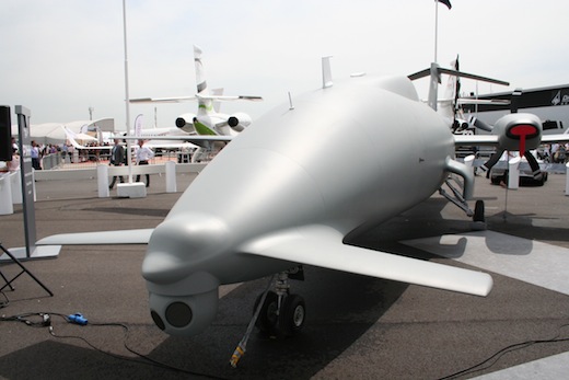 Plan canard, hélices propulsives contrarotatives, le P.1HH « HammerHead » est très largement inspiré du P180 Avanti II