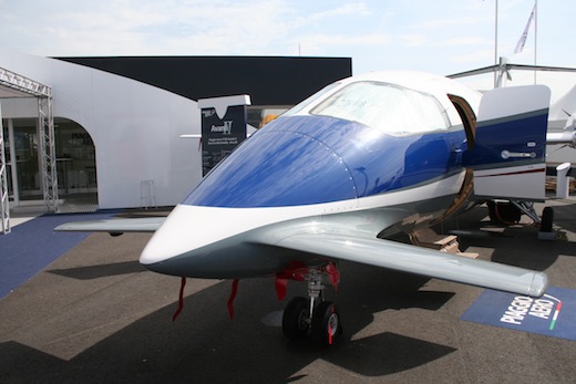 Le P180 Avanti II exposé sur le stand de Piaggio Aero