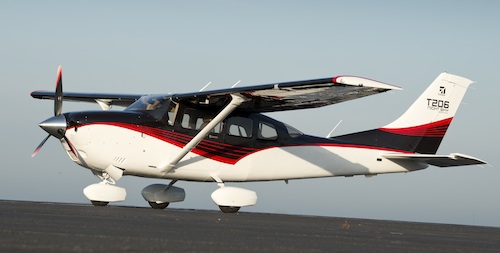 2. Une élégante livrée pour le Cessna T206 Night Sky