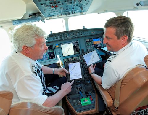 2. Tag Aviation autorisée par la Civil Aviation Authority (CAA) britannique à substituer, à bord, la tablette numérique à la documentation papier