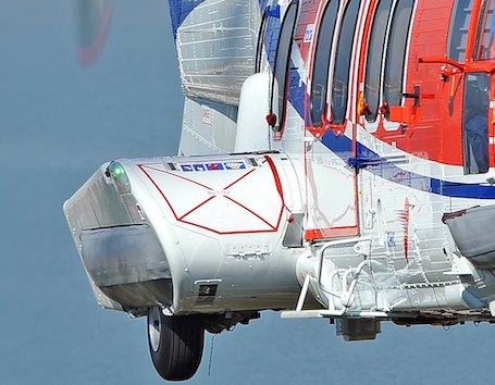 Les ailettes du Super Puma cachent le train d'atterrissage principal et des radeaux de sauvetage.