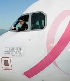 2. Un A320 rose contre le cancer du sein