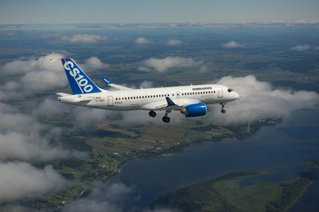 Le CS100 a effectué son vol inaugural, le 16 septembre 2013, à Montréal.