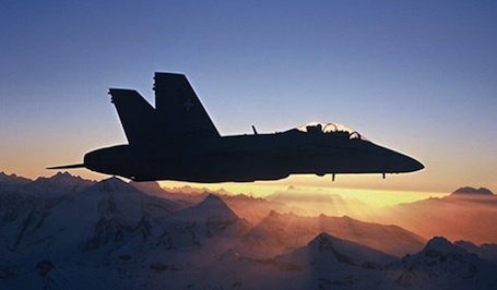 Le juge d’instruction militaire suisse espère obtenir de l'analyse de la boite noire du F/A-18 accidenté les premiers éléments de réponse sur le déroulement du vol.