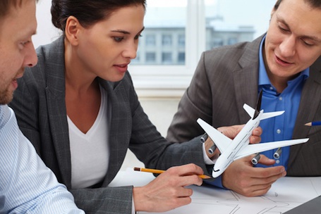 L'aéronautique offre des perspective de carrière passionnante aux jeunes ingénieurs, garçons et filles…