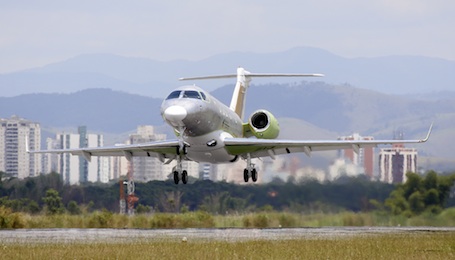 Le Legacy 450 a décollé de Sao José dos Campos, près de Sao Paulo, au Brésil