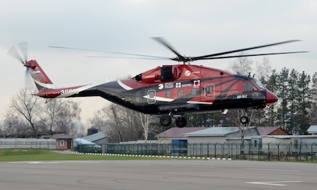 Premier vol du troisième prototype de l'hélicoptère lourd Mi-38 – le premier motorisé par le Russe Klimov (29 novembre 2013)