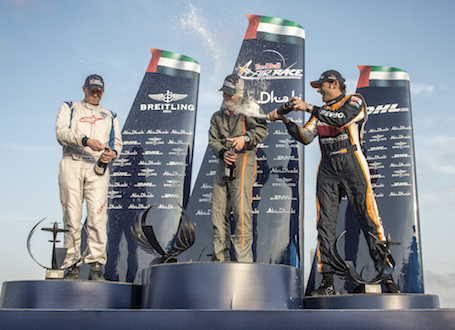 François Le Vot sur la première marche du podium de la Red Bull Challenger Cup