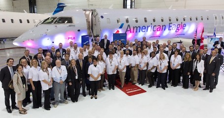 2. Le CRJ900NG été présenté aux employés d’American Airlines et de PSA Airlines à l’aéroport international de Dallas-Fort Worth (Texas) et à Dayton (Ohio).