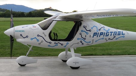 Pipistrel a repris la cellule du biplace Alpha Trainer pour développer son nouvel ULM / LSA électrique WattsUp 