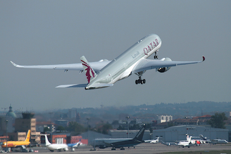 Premier envol de l'A350-900 sous les couleurs de son client de lancement