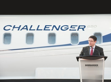 Éric Martel, président, Bombardier Avions d’affaires, dévoile à la NBAA2014 le Challenger 650
