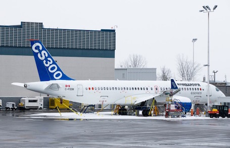 Le CS300 de Bombardier sur l'aéroport de Mirabel (Québec)