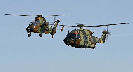 Un Tigre HAD-E et un NH90 espagnols dans le ciel d'Albacete (Espagne)