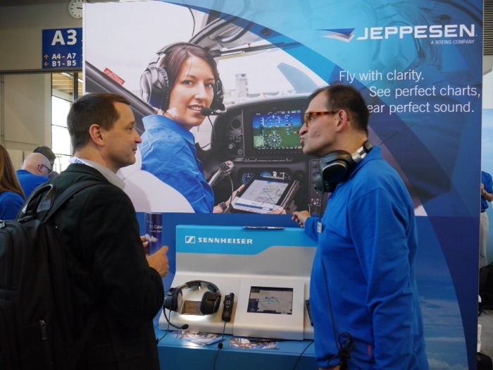 Jeppesen et Sennheiser ont travaillé sur la dernière version de Mobile FliteDeck VFR avec l'objectif sécurité des vols