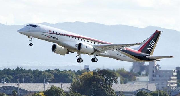 Le MRJ pour son premier décollage de l’aéroport de Nagoya