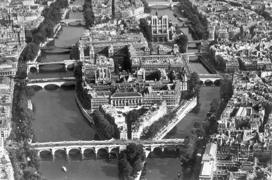 L'ïle de la Cité photographiée dans les années cinquante par Roger Henrard