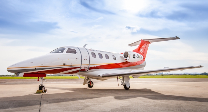 Avec 4 personnes à bord, le Phenom 100E a une autonomie de 1.178 NM (2.182 km).