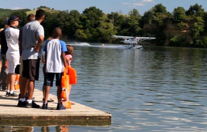 Amerrissage sur le plan d'eau de Carbonne, près de Toulouse