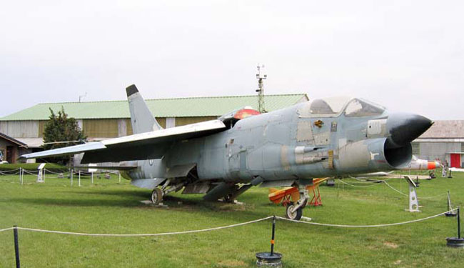 Ce F8F Crusader, réformé en 1998 a volé au sein des flottilles 12 F et 14 F stationnées à Landivisiau.
